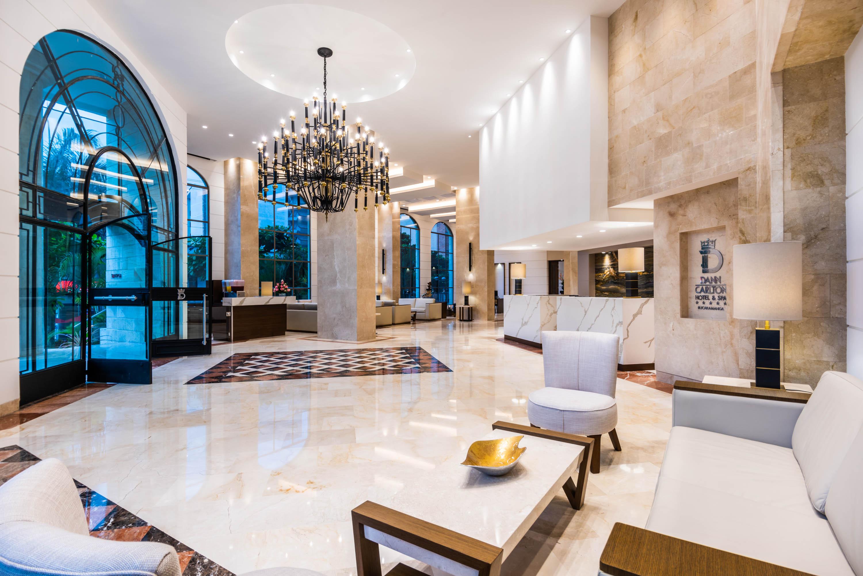 Hotel Dann Carlton Bucaramanga Buitenkant foto Lobby