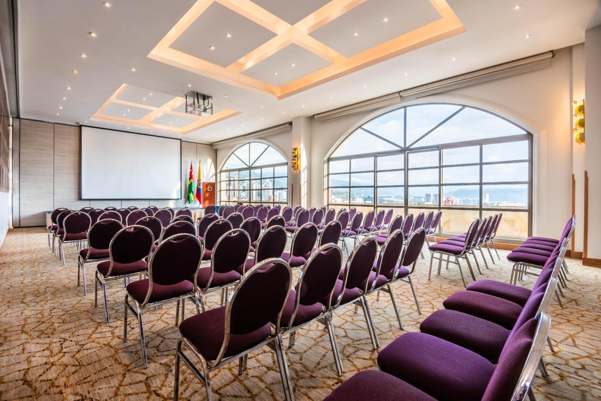 Hotel Dann Carlton Bucaramanga Buitenkant foto Meeting room