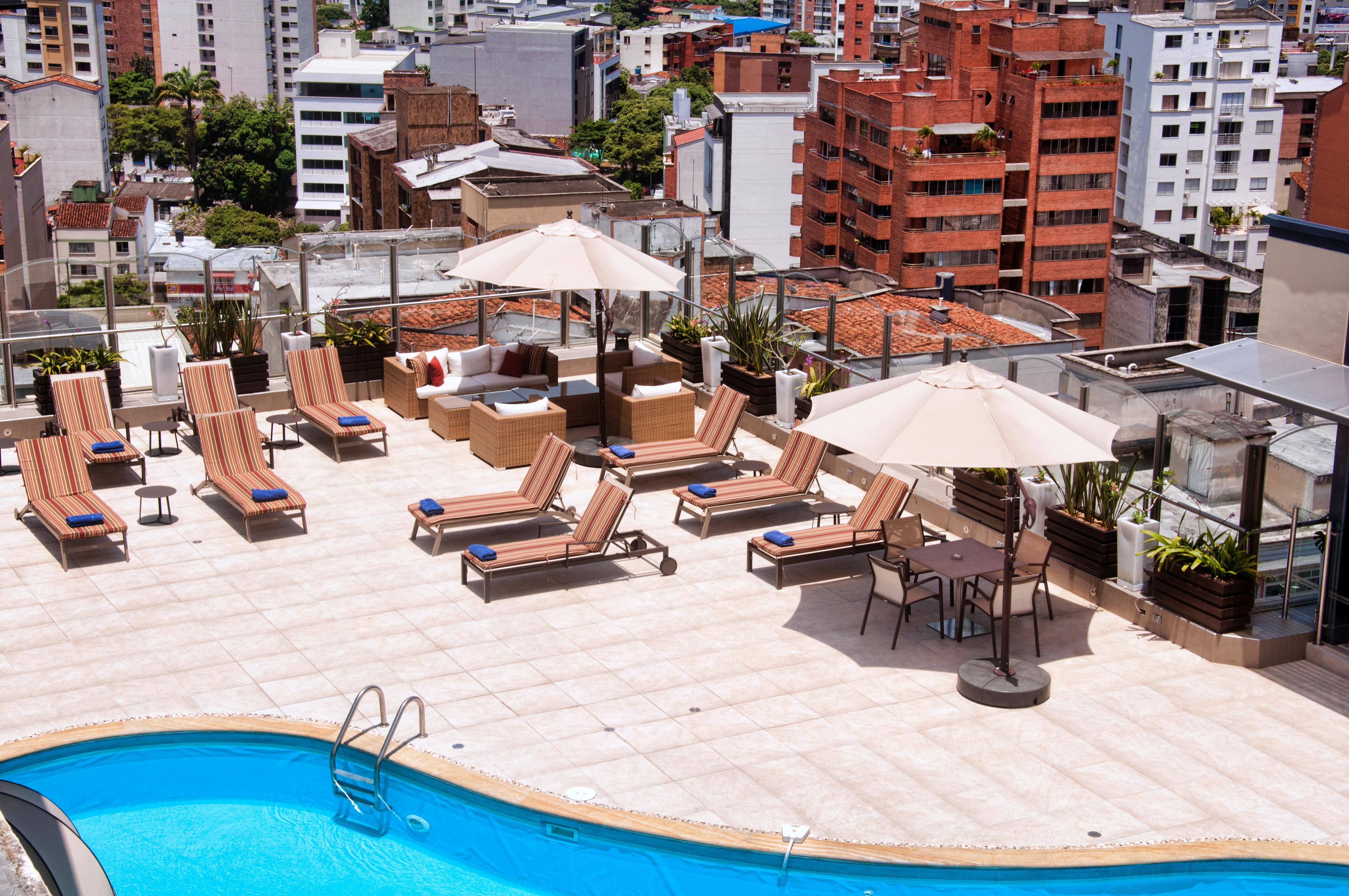 Hotel Dann Carlton Bucaramanga Buitenkant foto Rooftop pool