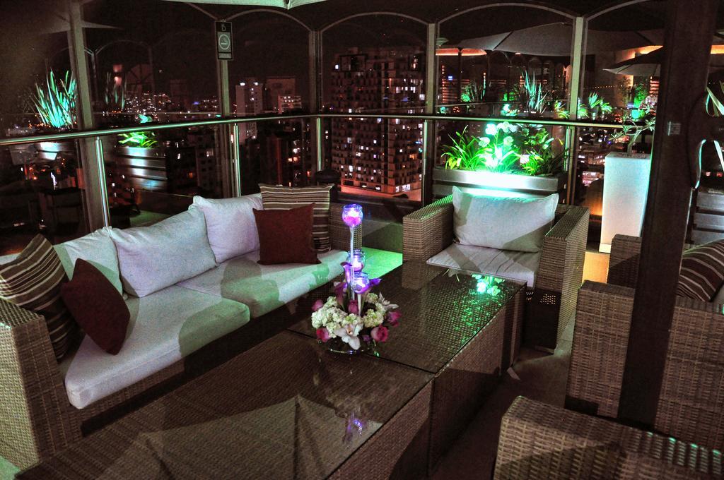 Hotel Dann Carlton Bucaramanga Buitenkant foto The Sky Bar