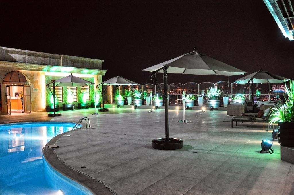 Hotel Dann Carlton Bucaramanga Buitenkant foto The pool at the rooftop